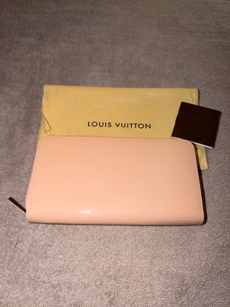 Preloved Louis Vuitton Blush Pink Patent Vernis Zip-Around Wallet Pristine Cond